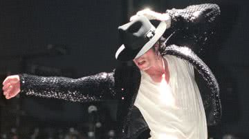 Lendária jaqueta usada por Michael Jackson em \u0027Billie Jean\u0027 vai a leilão